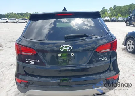 2017 Hyundai Santa Fe Sport 2.4L z USA, uszkodzony, nr VIN 5NMZTDLB9HH012890